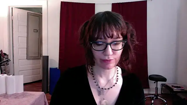 Snapshot of AnnywnBelle chatting on May 8, 2026, 10:04 pm AnnywnBelle online show from May 8, 2026, 10:04 pm