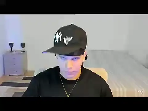 Snapshot of sant_wahlberg chatting on May 10, 2026, 10:15 pm sant wahlberg online show from May 10, 2026, 10:15 pm