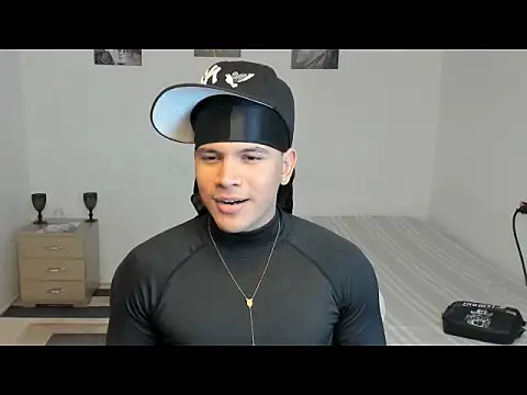 Snapshot of sant_wahlberg chatting on May 21, 2026, 11:12 pm sant wahlberg online show from May 21, 2026, 11:12 pm