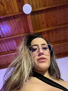 Snapshot of RenataVelasquez chatting on June 30, 2026, 4:02 am RenataVelasquez online show from June 30, 2026, 4:02 am