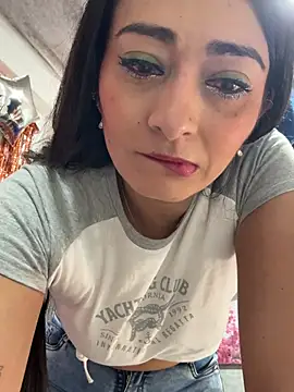 IsabellaMariet online show from June 15, 2026, 2:52 pm