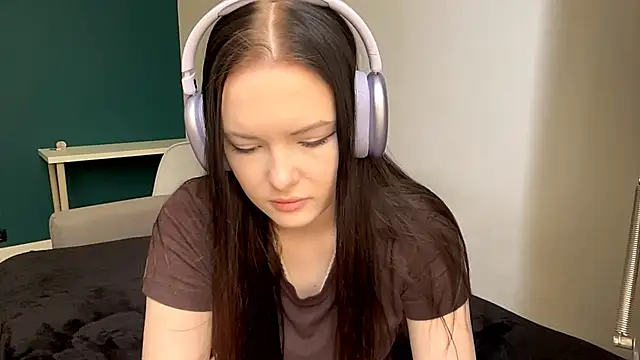 AmbientInvalid online show from May 12, 2026, 10:01 am