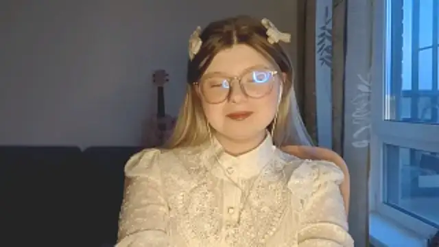 Snapshot of YukiBlush chatting on May 4, 2026, 3:52 pm YukiBlush online show from May 4, 2026, 3:52 pm