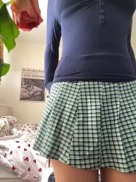Young Lizzie online show from May 28, 2026, 2:47 pm