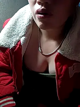 Snapshot of Blaze_Luna chatting on May 2, 2026, 12:10 pm Blaze Luna online show from May 2, 2026, 12:10 pm