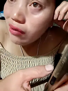 Snapshot of Blaze_Luna chatting on May 3, 2026, 12:27 am Blaze Luna online show from May 3, 2026, 12:27 am