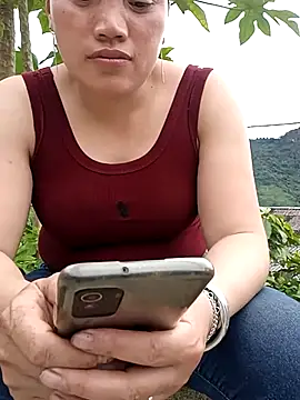 Snapshot of Blaze_Luna chatting on May 24, 2026, 10:09 am Blaze Luna online show from May 24, 2026, 10:09 am
