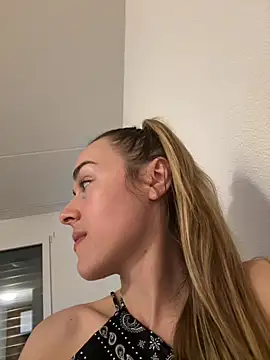 Naomi-Smile online show from May 1, 2026, 8:57 pm