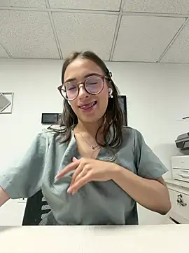 Snapshot of Sweet_Milaa1 chatting on August 5, 2026, 7:17 pm Sweet Milaa1 online show from August 5, 2026, 7:17 pm