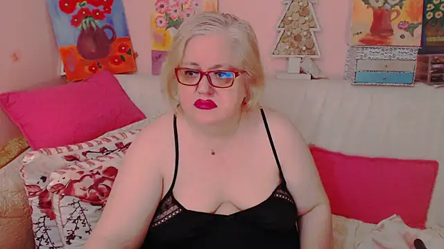 Snapshot of Maturelove_xxx chatting on June 19, 2026, 7:28 pm Maturelove xxx online show from June 19, 2026, 7:28 pm