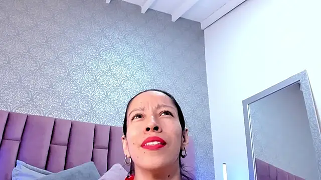 Snapshot of DianaRed_ chatting on May 14, 2026, 8:26 pm DianaRed online show from May 14, 2026, 8:26 pm