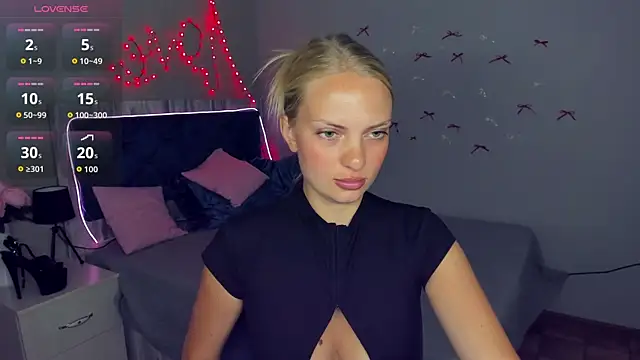 Snapshot of NancyGlamour chatting on July 17, 2026, 10:11 am NancyGlamour online show from July 17, 2026, 10:11 am
