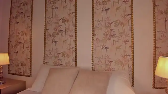 Snapshot of sara_castro24_ chatting on May 28, 2026, 8:28 pm sara castro24 online show from May 28, 2026, 8:28 pm