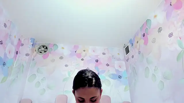 Snapshot of Miabloom19_ chatting on July 24, 2026, 11:36 pm Miabloom19 online show from July 24, 2026, 11:36 pm