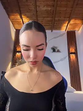 Snapshot of catalina_lafer chatting on June 3, 2026, 1:14 pm catalina lafer online show from June 3, 2026, 1:14 pm