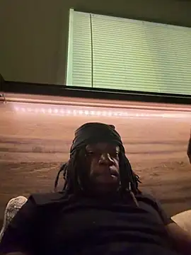 YurFavBestiie online show from April 28, 2026, 10:59 pm