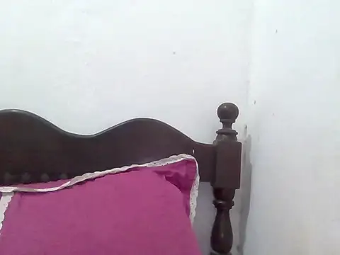 Snapshot of Xoeni chatting on May 15, 2026, 11:01 pm Xoeni online show from May 15, 2026, 11:01 pm