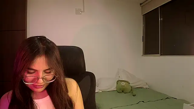 Snapshot of abbyyandmaxx chatting on May 24, 2026, 1:10 am abbyyandmaxx online show from May 24, 2026, 1:10 am