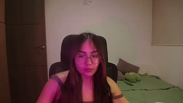 Snapshot of abbyyandmaxx chatting on June 3, 2026, 1:19 am abbyyandmaxx online show from June 3, 2026, 1:19 am