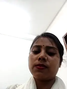 Simmi-00 online show from May 8, 2026, 4:18 am
