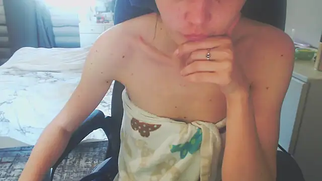 juili juili online show from May 6, 2026, 12:54 pm
