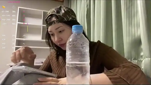 Snapshot of Sonata_Asky chatting on June 17, 2026, 9:34 am Sonata Asky online show from June 17, 2026, 9:34 am