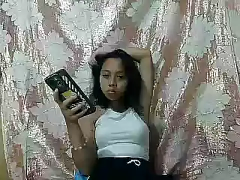 Yours AsianPinayGirl18 online show from May 2, 2026, 12:21 pm