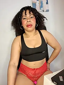 Snapshot of Cassandra_em_ chatting on May 1, 2026, 4:33 pm Cassandra em online show from May 1, 2026, 4:33 pm