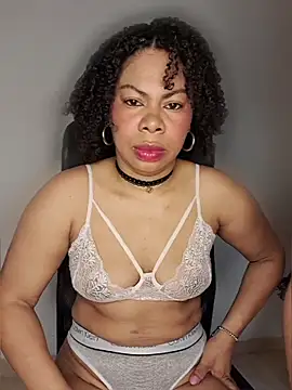 Snapshot of Cassandra_em_ chatting on May 7, 2026, 3:39 pm Cassandra em online show from May 7, 2026, 3:39 pm