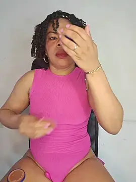 Snapshot of Cassandra_em_ chatting on May 9, 2026, 4:56 pm Cassandra em online show from May 9, 2026, 4:56 pm