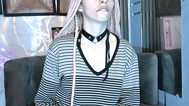 Pinky doll777 online show from May 6, 2026, 8:03 pm