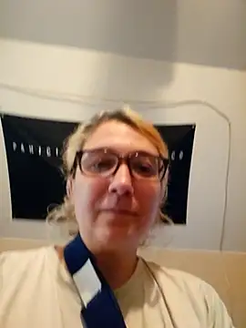 Thatonebinch online show from May 6, 2026, 4:23 pm