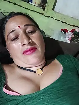 Haliya8 online show from May 13, 2026, 4:37 pm