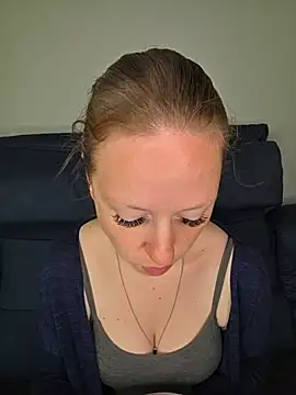 Snapshot of SweetGermanAlina chatting on June 18, 2026, 10:19 am SweetGermanAlina online show from June 18, 2026, 10:19 am