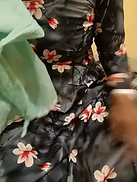 Snapshot of Seema_yadav01 chatting on July 17, 2026, 5:14 am Seema yadav01 online show from July 17, 2026, 5:14 am