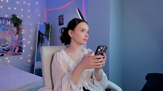 Snapshot of Elvienne chatting on June 6, 2026, 3:11 am Elvienne online show from June 6, 2026, 3:11 am