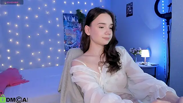 Snapshot of Elvienne chatting on June 12, 2026, 3:49 am Elvienne online show from June 12, 2026, 3:49 am
