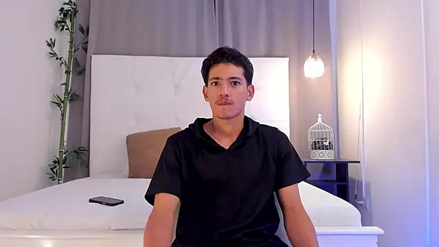 Snapshot of Alejo-and-Thiago chatting on July 6, 2026, 12:24 pm Alejo-and-Thiago online show from July 6, 2026, 12:24 pm