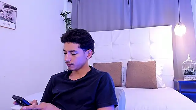 Snapshot of Alejo-and-Thiago chatting on July 8, 2026, 12:42 pm Alejo-and-Thiago online show from July 8, 2026, 12:42 pm