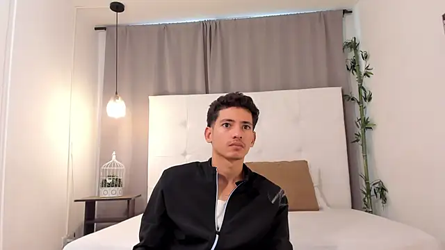 Snapshot of Alejo-and-Thiago chatting on July 17, 2026, 12:34 pm Alejo-and-Thiago online show from July 17, 2026, 12:34 pm