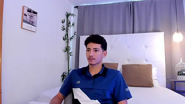Snapshot of Alejo-and-Thiago chatting on July 21, 2026, 12:29 pm Alejo-and-Thiago online show from July 21, 2026, 12:29 pm