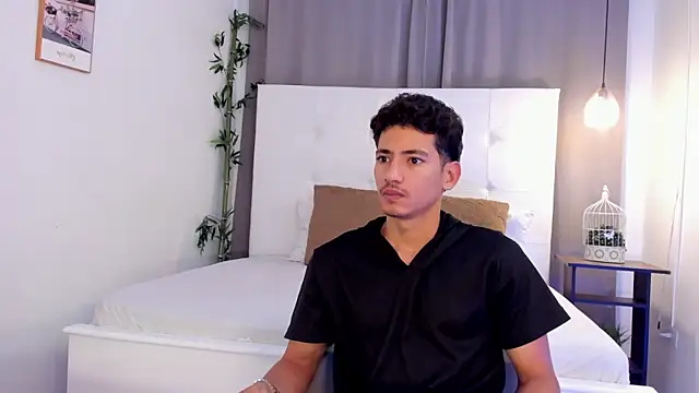 Snapshot of Alejo-and-Thiago chatting on July 22, 2026, 12:30 pm Alejo-and-Thiago online show from July 22, 2026, 12:30 pm