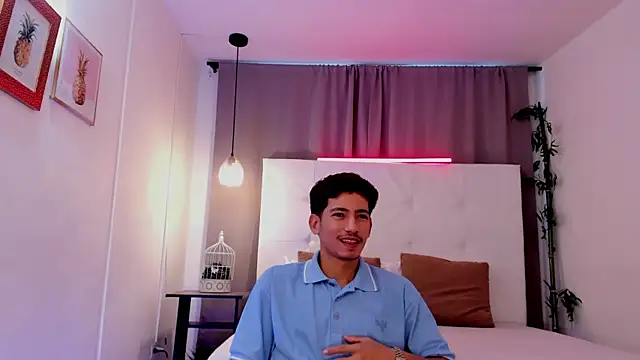 Snapshot of Alejo-and-Thiago chatting on July 25, 2026, 12:14 pm Alejo-and-Thiago online show from July 25, 2026, 12:14 pm