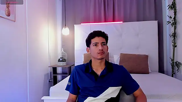 Snapshot of Alejo-and-Thiago chatting on July 28, 2026, 12:34 pm Alejo-and-Thiago online show from July 28, 2026, 12:34 pm