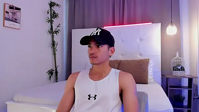 Snapshot of Alejo-and-Thiago chatting on July 31, 2026, 12:26 pm Alejo-and-Thiago online show from July 31, 2026, 12:26 pm