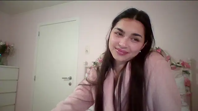 yourbella37 online show from May 15, 2026, 7:43 pm