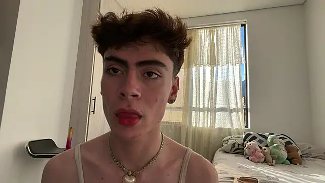 Snapshot of _peachyboy chatting on June 21, 2026, 10:12 pm peachyboy online show from June 21, 2026, 10:12 pm