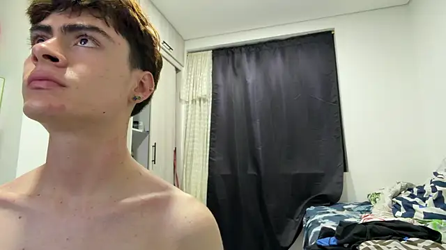Snapshot of _peachyboy chatting on July 7, 2026, 3:09 am peachyboy online show from July 7, 2026, 3:09 am