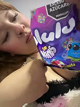 CharlotteUwU   online show from May 2, 2026, 2:27 am