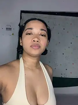 Snapshot of _sweetSabrina- chatting on May 14, 2026, 11:55 pm sweetSabrina- online show from May 14, 2026, 11:55 pm